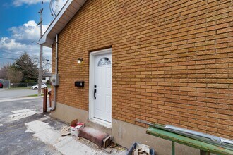 134 Weller Ave in Kingston, ON - Building Photo - Building Photo
