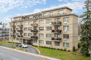 5757 De La Côte-Saint-Luc Ch Apartments