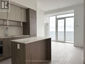 15 Holmes Ave in Toronto, ON - Building Photo - Building Photo