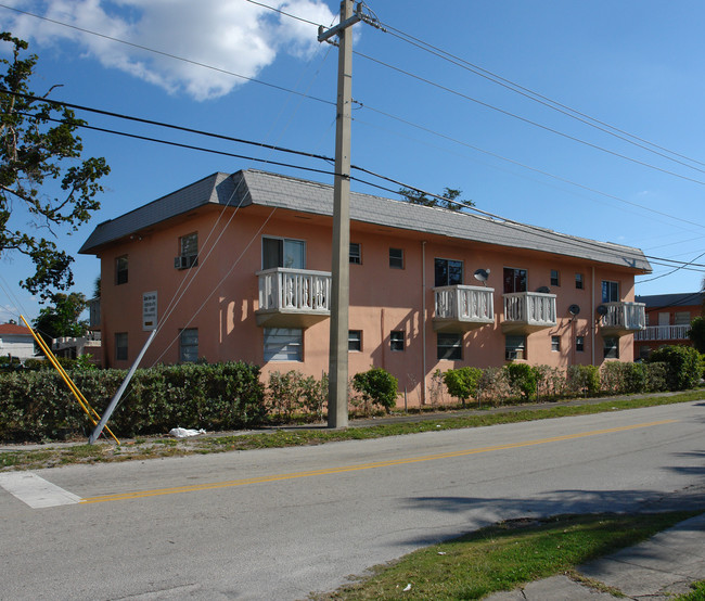 1101 N 22nd Ave in Hollywood, FL - Foto de edificio - Building Photo