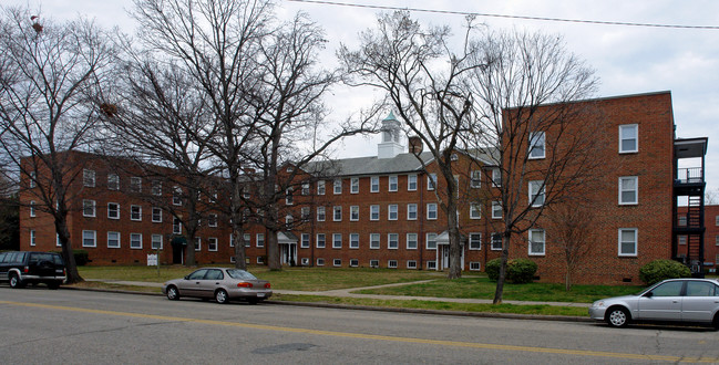 Virginia Apartments in Richmond, VA - Foto de edificio - Building Photo