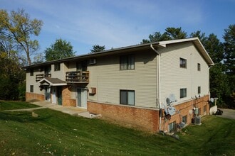 717 Lincoln Ave in Stoughton, WI - Building Photo - Building Photo
