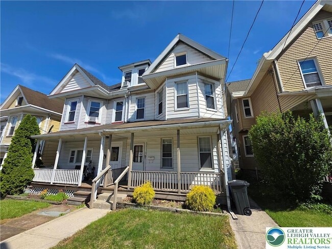 property at 1215 Bushkill St
