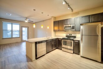 6520 Jamail Dr in Houston, TX - Building Photo - Building Photo