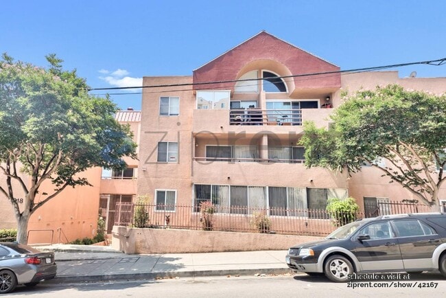 property at 918 W College St