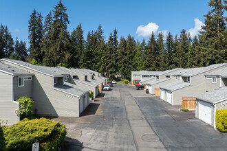 Olympic Village in Kirkland, WA - Building Photo - Building Photo