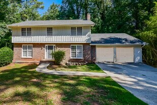 5002 Post Rd Ct in Stone Mountain, GA - Building Photo