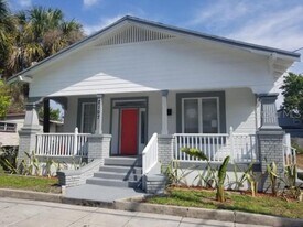 2107 W Chestnut St in Tampa, FL - Building Photo