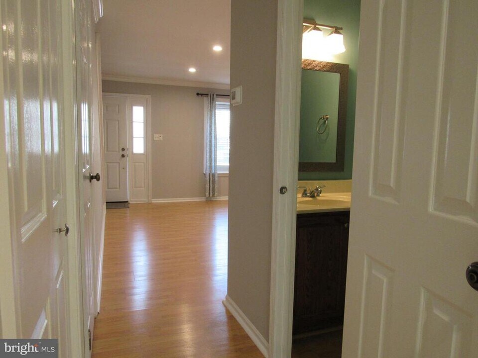 716 Sandalwood Ln in Jeffersonville, PA - Building Photo