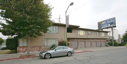 4330 Piedmont Ave in Oakland, CA - Building Photo - Building Photo