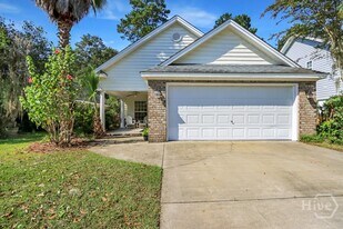 120 Oak Ridge Cir in Richmond Hill, GA - Building Photo