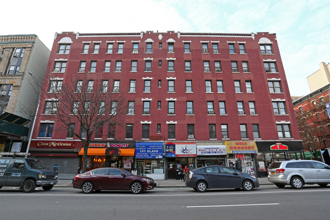 892-898 Amsterdam Ave in New York, NY - Foto de edificio - Building Photo