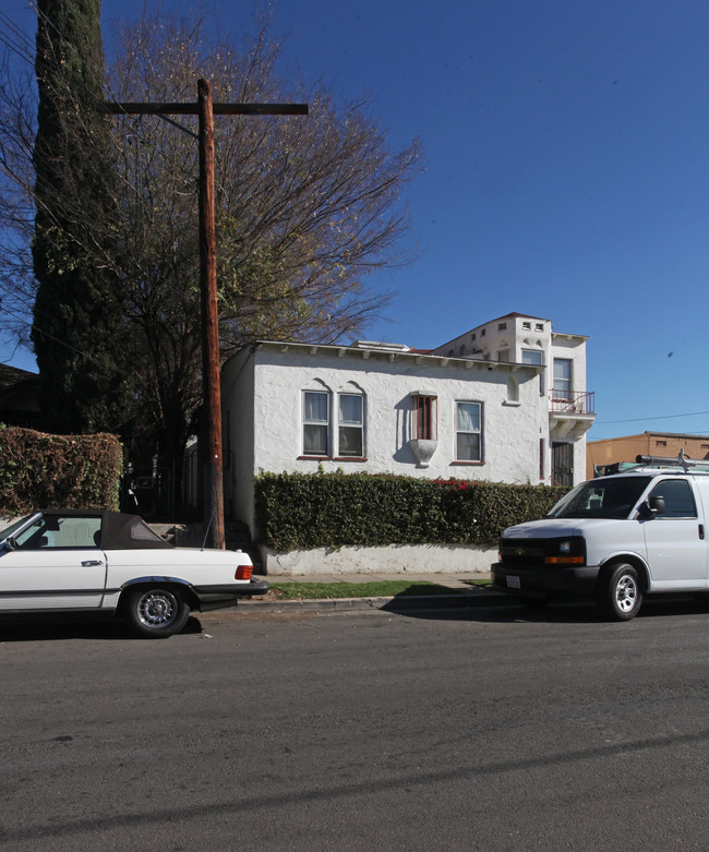 1250 N Mariposa Ave in Los Angeles, CA - Foto de edificio - Building Photo