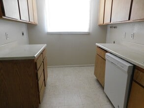408 Sahara Dr in Ridgecrest, CA - Building Photo - Building Photo