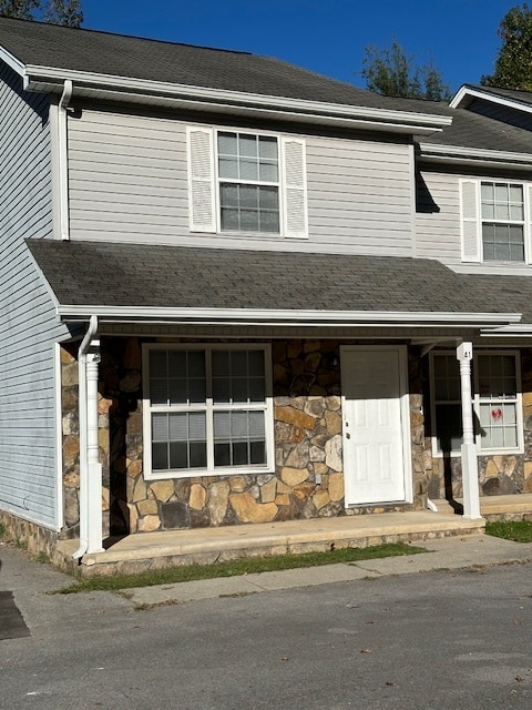 property at 5 Stratos Ln