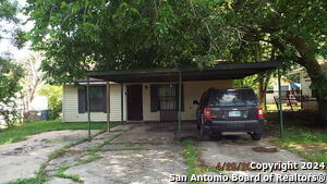 6130 Bark Valley Dr in San Antonio, TX - Foto de edificio