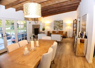 4820 Abbeyville Ave in Woodland Hills, CA - Building Photo - Building Photo