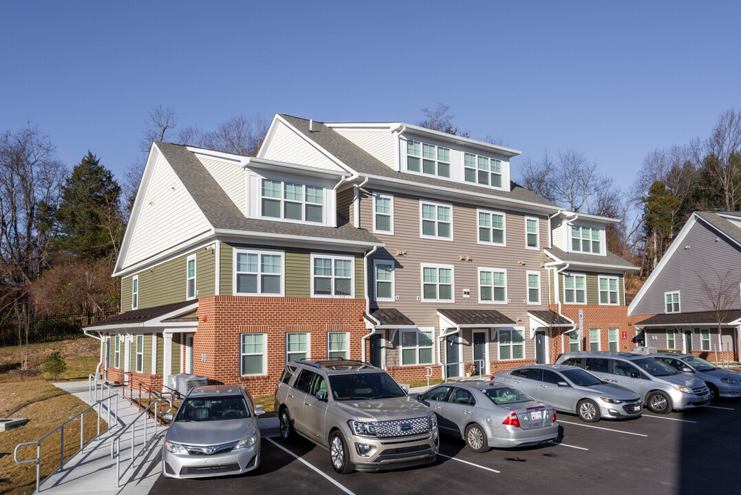 Robinson Overlook in Columbia, MD - Building Photo