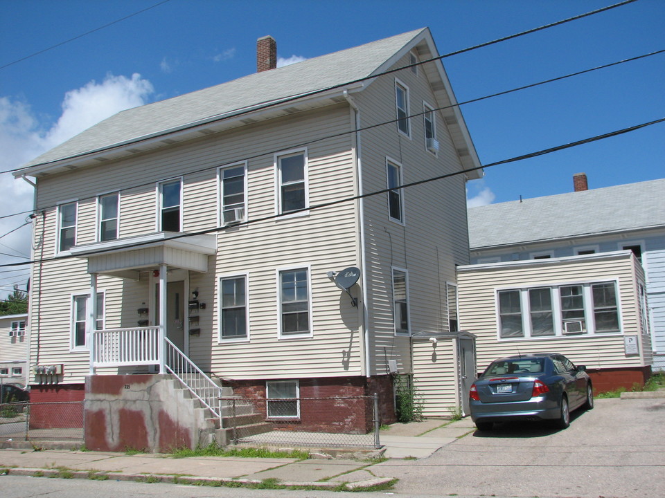 225-227 Harrison St in Pawtucket, RI - Building Photo