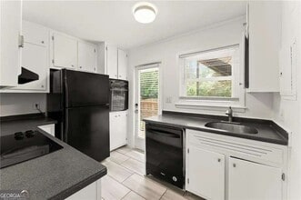 3510 Roswell Rd in Atlanta, GA - Building Photo - Building Photo