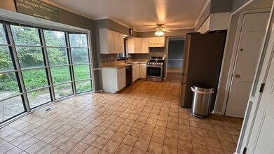 3537 Winnetka Rd in Glenview, IL - Building Photo - Building Photo