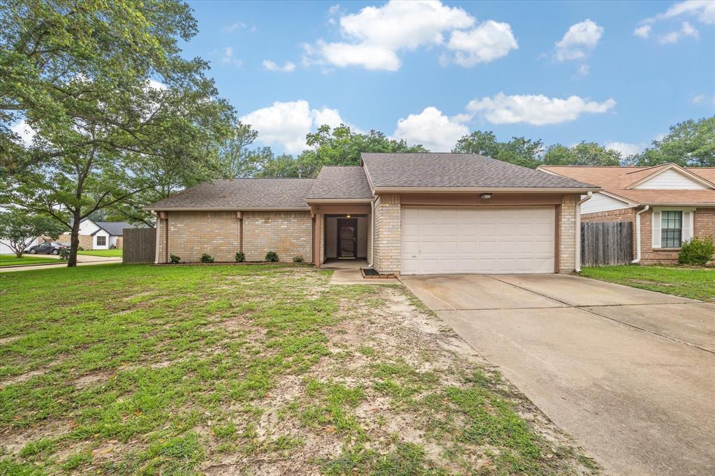 1534 Valley Landing Dr in Katy, TX - Building Photo