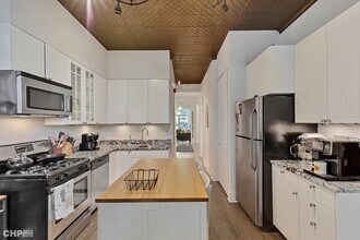 1341 N Maplewood Ave, Unit 1 in Chicago, IL - Building Photo - Building Photo