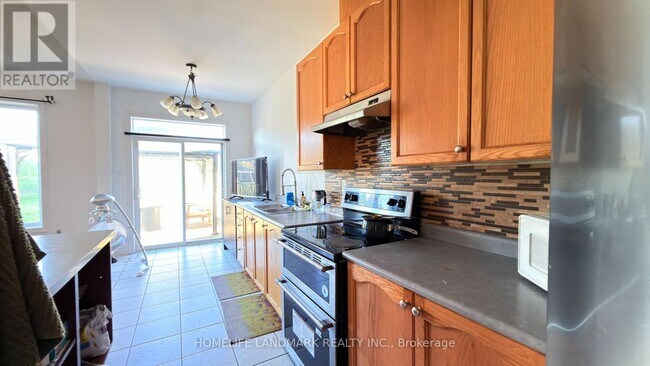 37 Seahorse Ave in Brampton, ON - Building Photo - Building Photo