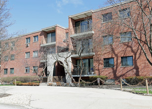 Stonegate Terrace in Elmhurst, IL - Foto de edificio - Building Photo