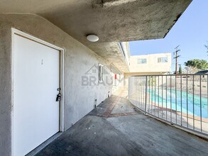 6336 Tujunga Ave in Los Angeles, CA - Foto de edificio - Building Photo