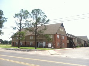 Briarwood Village Apartments in Odessa, TX - Building Photo - Building Photo