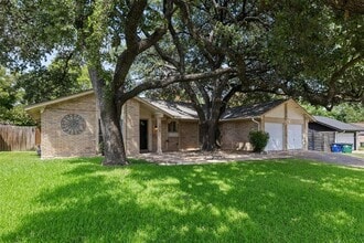 1010 Red Cliff Dr in Austin, TX - Building Photo - Building Photo
