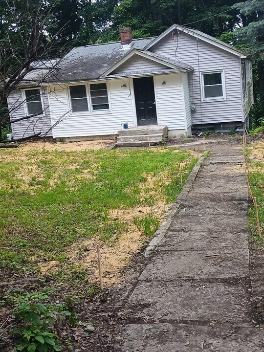 6 Hillcrest Trail in Monroe, NY - Building Photo