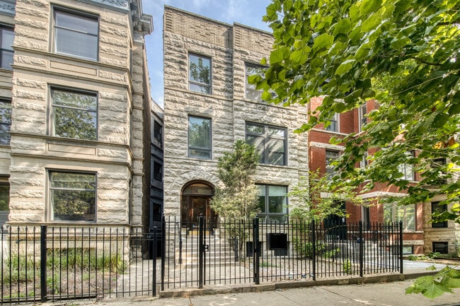 property at 902 W Newport Ave