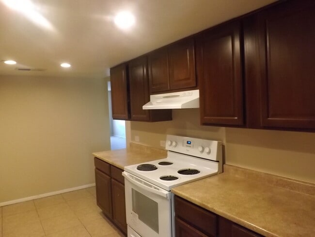 503 E Loyola Dr in Tempe, AZ - Foto de edificio - Building Photo