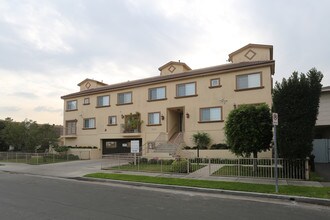 3621 Westwood Townhomes in Los Angeles, CA - Building Photo - Building Photo