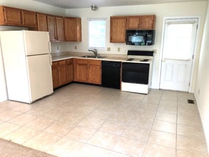 202 9th St in Grottoes, VA - Building Photo - Building Photo