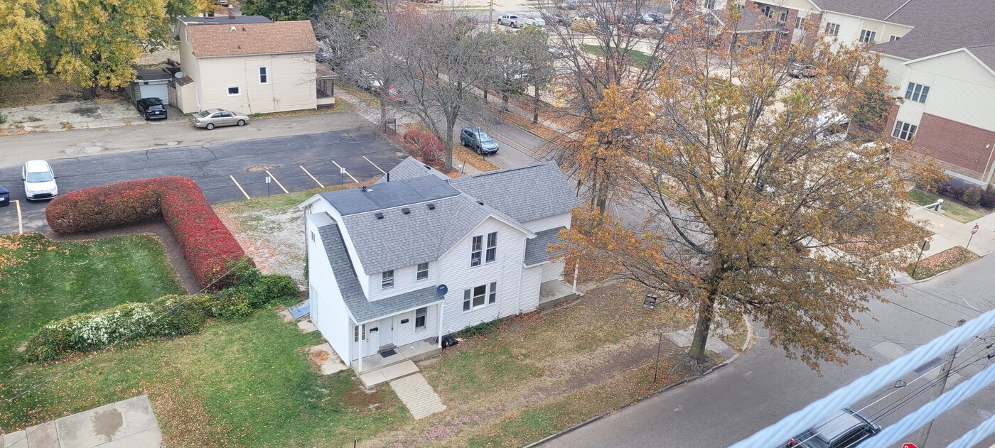 2226 Myrtle St, Unit #1 Downstairs in Erie, PA - Foto de edificio