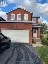 6419 Longspur Rd in Mississauga, ON - Building Photo