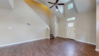 205 Sterling St in College Station, TX - Building Photo - Building Photo