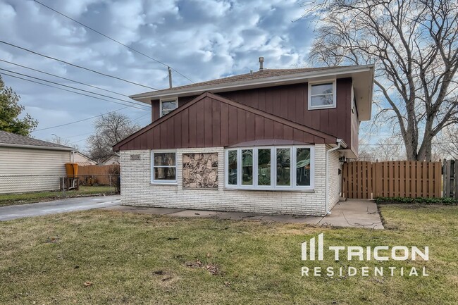 5009 Elm Cir Dr in Oak Lawn, IL - Building Photo - Building Photo