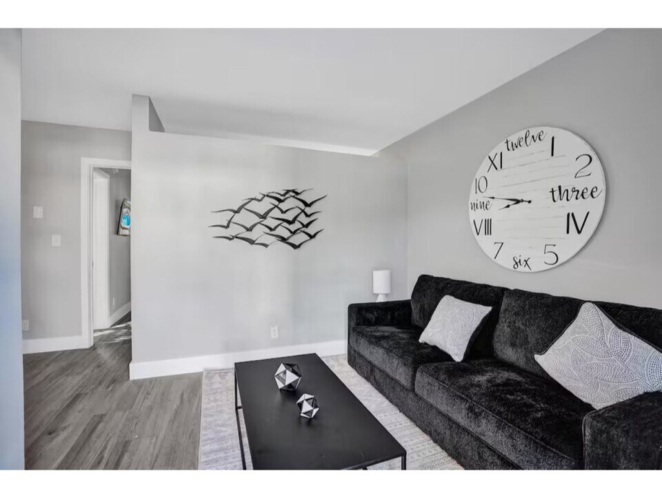 50 SE 12th St in Fort Lauderdale, FL - Building Photo