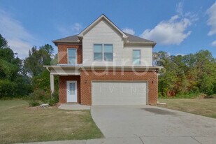 8029 Shadesbrook Dr in Tuscaloosa, AL - Building Photo