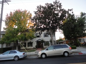 227 N Adams St in Glendale, CA - Building Photo - Building Photo