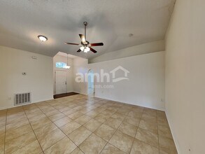2201 Pierce Arrow Dr in Jacksonville, FL - Foto de edificio - Building Photo