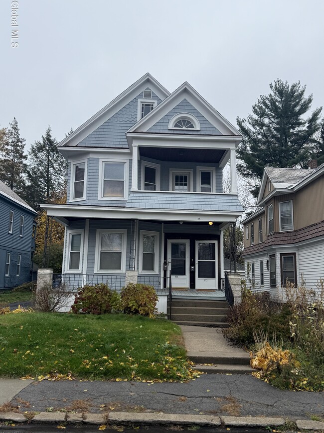 property at 822 Hampton Ave