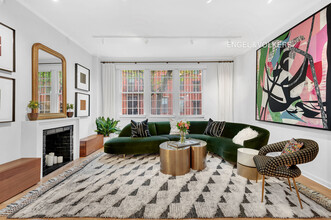 83 E 2nd St in New York, NY - Building Photo - Interior Photo