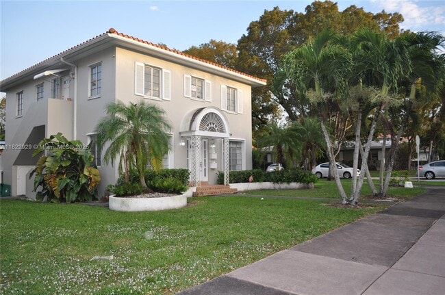 2617 Segovia St in Coral Gables, FL - Building Photo - Building Photo