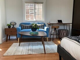 2445 Harrington Ave, Unit NA in Oakland, CA - Building Photo