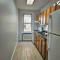 868 E 7th St, Unit 3 in Brooklyn, NY - Building Photo